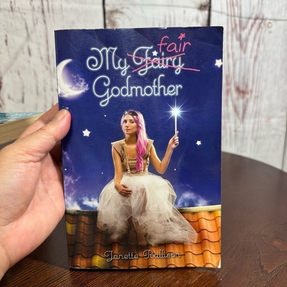 10 books for a young lady.  Emily Windsnap, ED Baker, Janette Rallison etc - Picture 11 of 16